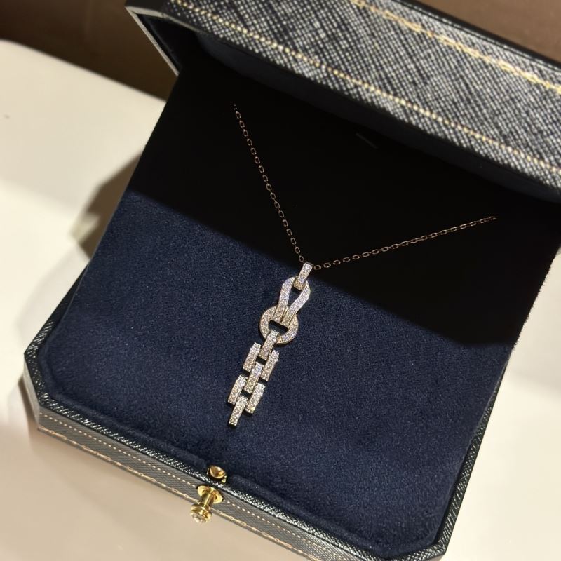 Ca*t1er necklaces